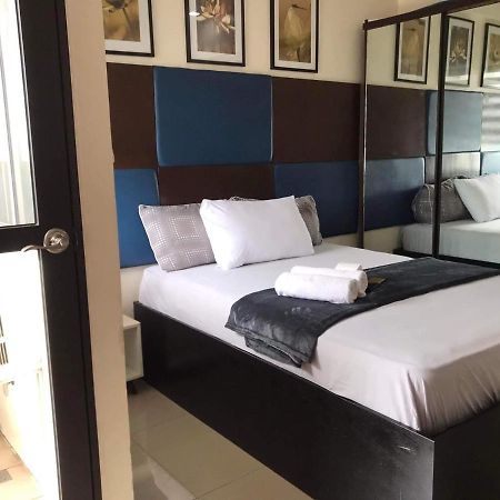 Mabolo Garden Flat A6 With Free Rooftop Pool Cebu ภายนอก รูปภาพ