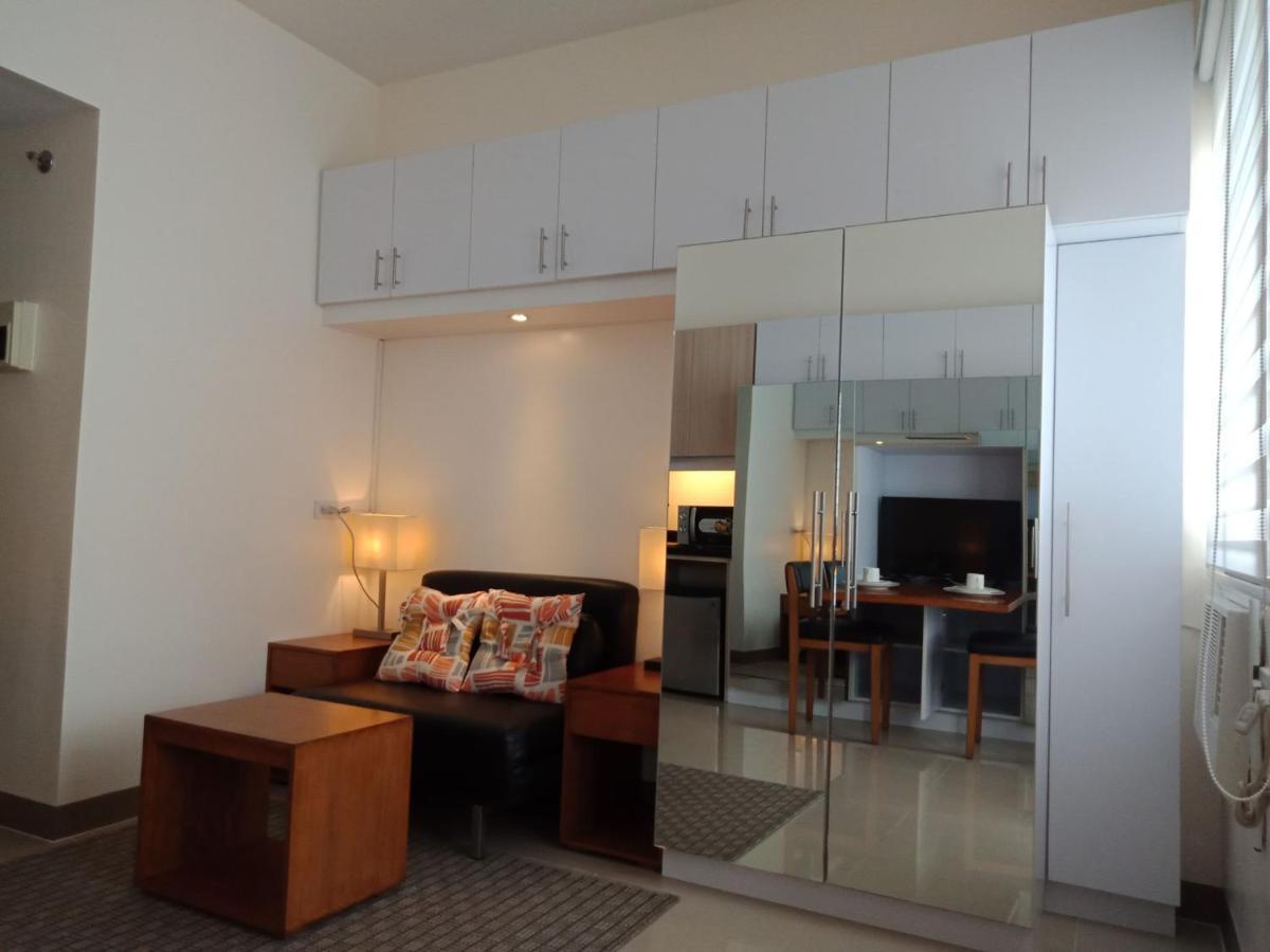 Mabolo Garden Flat A6 With Free Rooftop Pool Cebu ภายนอก รูปภาพ