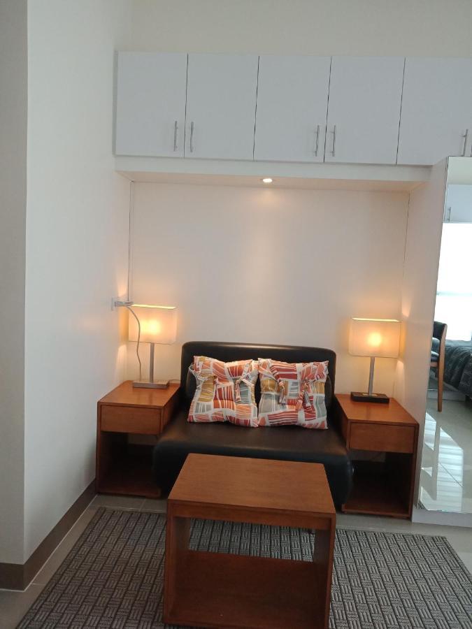 Mabolo Garden Flat A6 With Free Rooftop Pool Cebu ภายนอก รูปภาพ