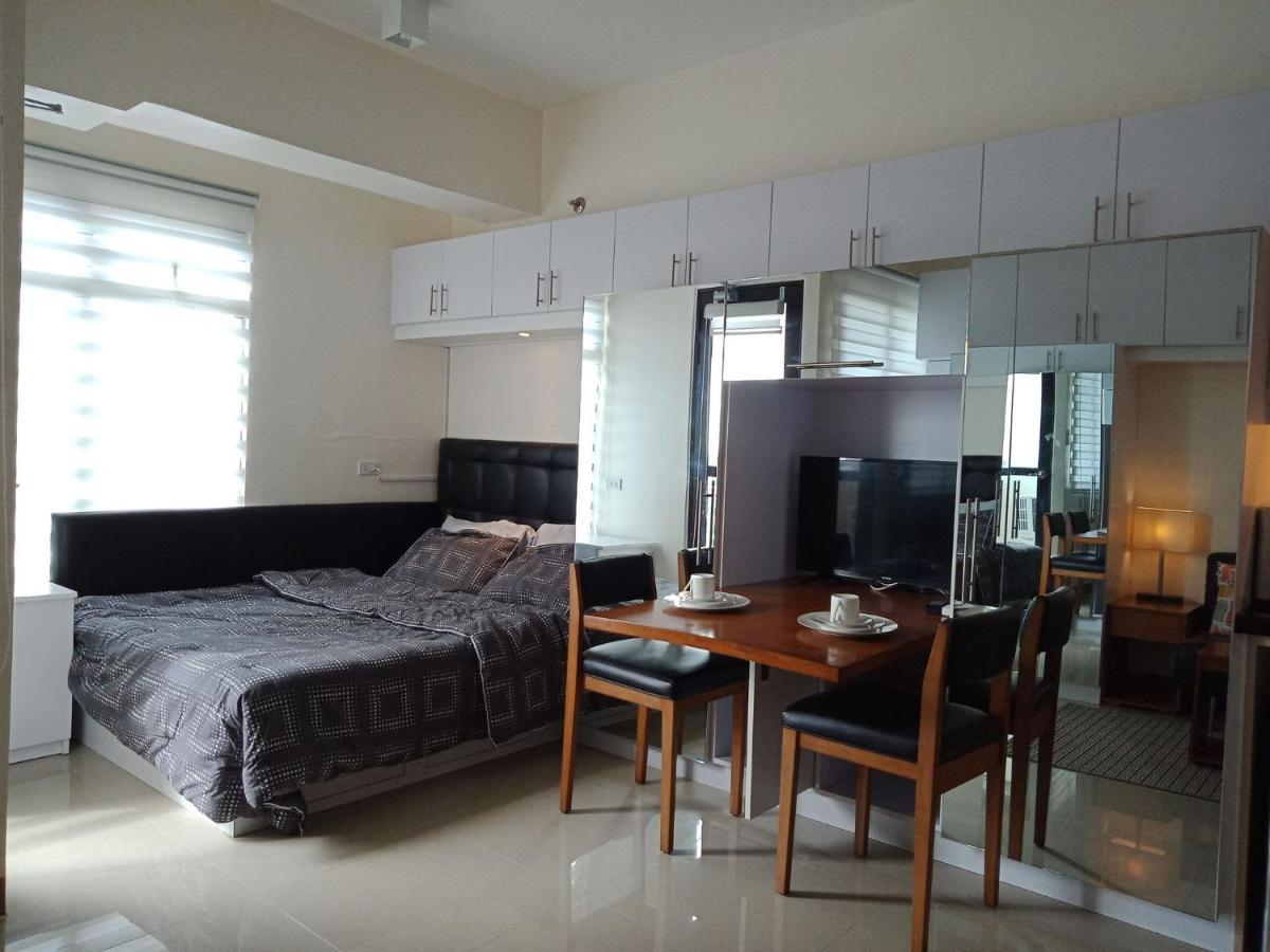 Mabolo Garden Flat A6 With Free Rooftop Pool Cebu ภายนอก รูปภาพ