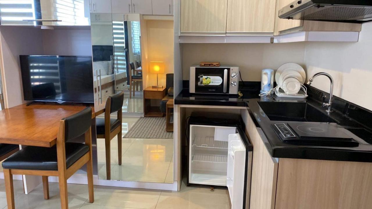 Mabolo Garden Flat A6 With Free Rooftop Pool Cebu ภายนอก รูปภาพ