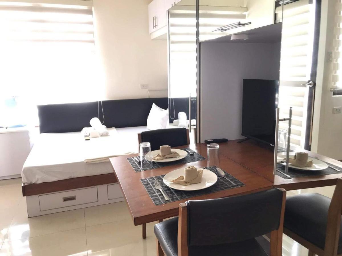 Mabolo Garden Flat A6 With Free Rooftop Pool Cebu ภายนอก รูปภาพ