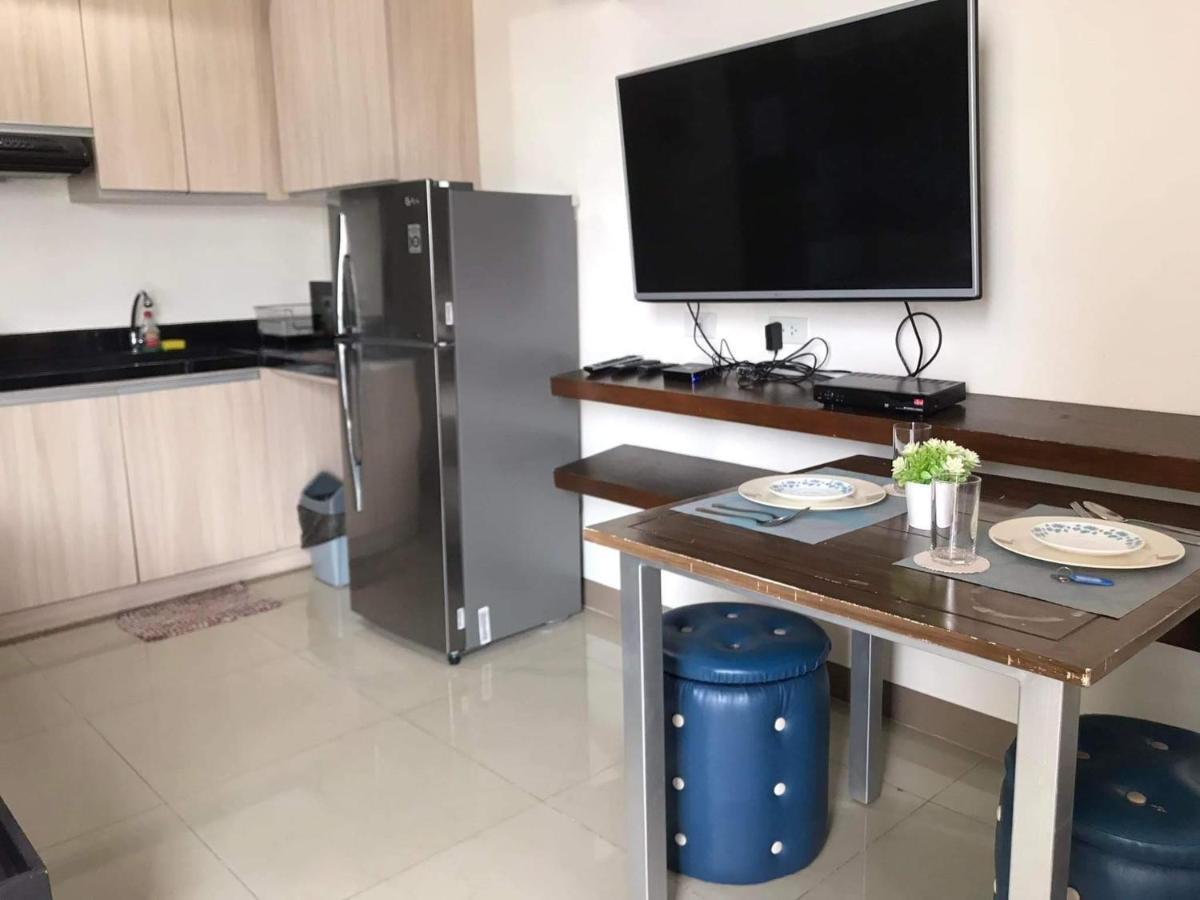 Mabolo Garden Flat A6 With Free Rooftop Pool Cebu ภายนอก รูปภาพ
